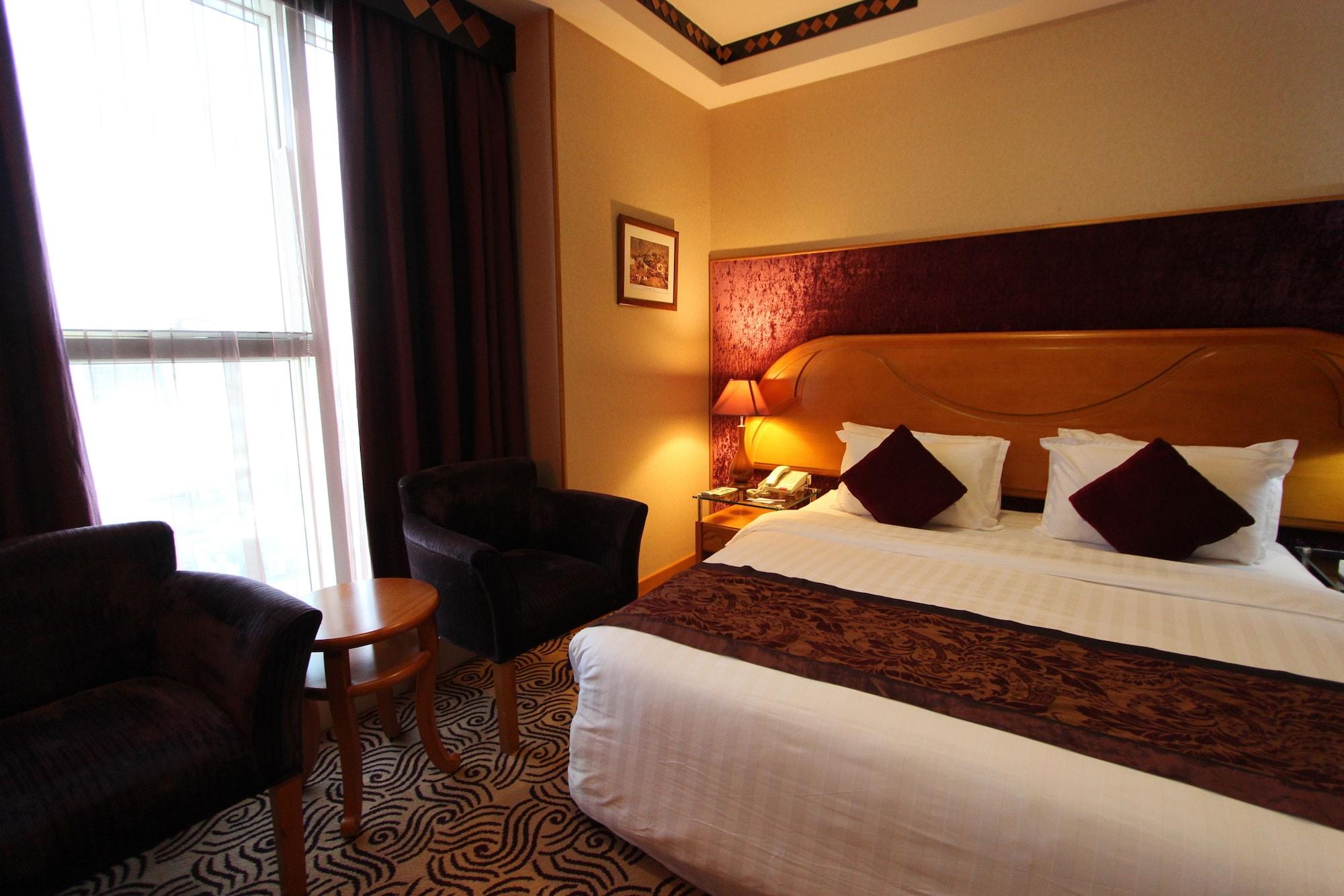 Awaliv International Hotel Ta'if Extérieur photo A room at the hotel
