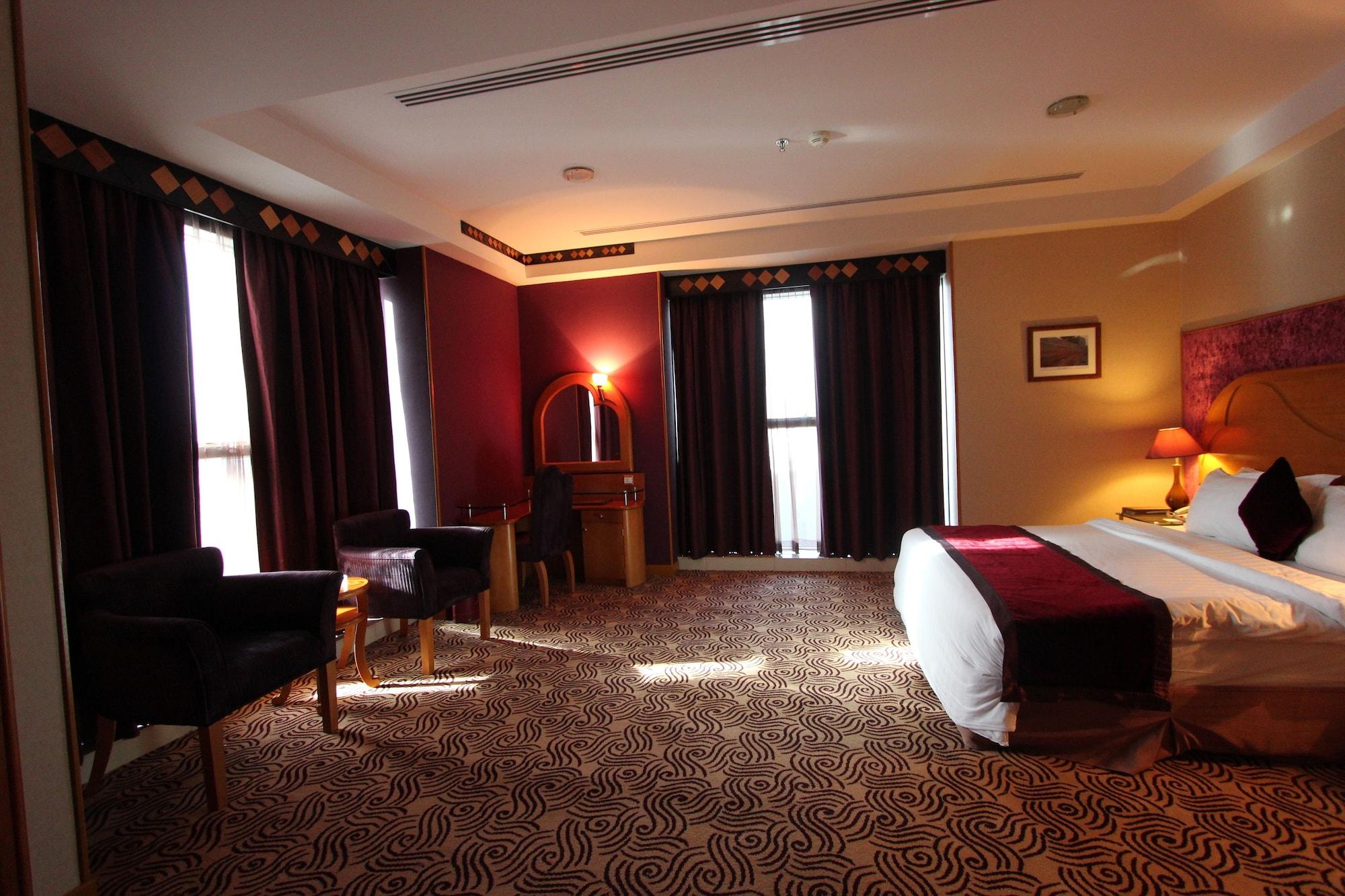 Awaliv International Hotel Ta'if Extérieur photo A room at the hotel