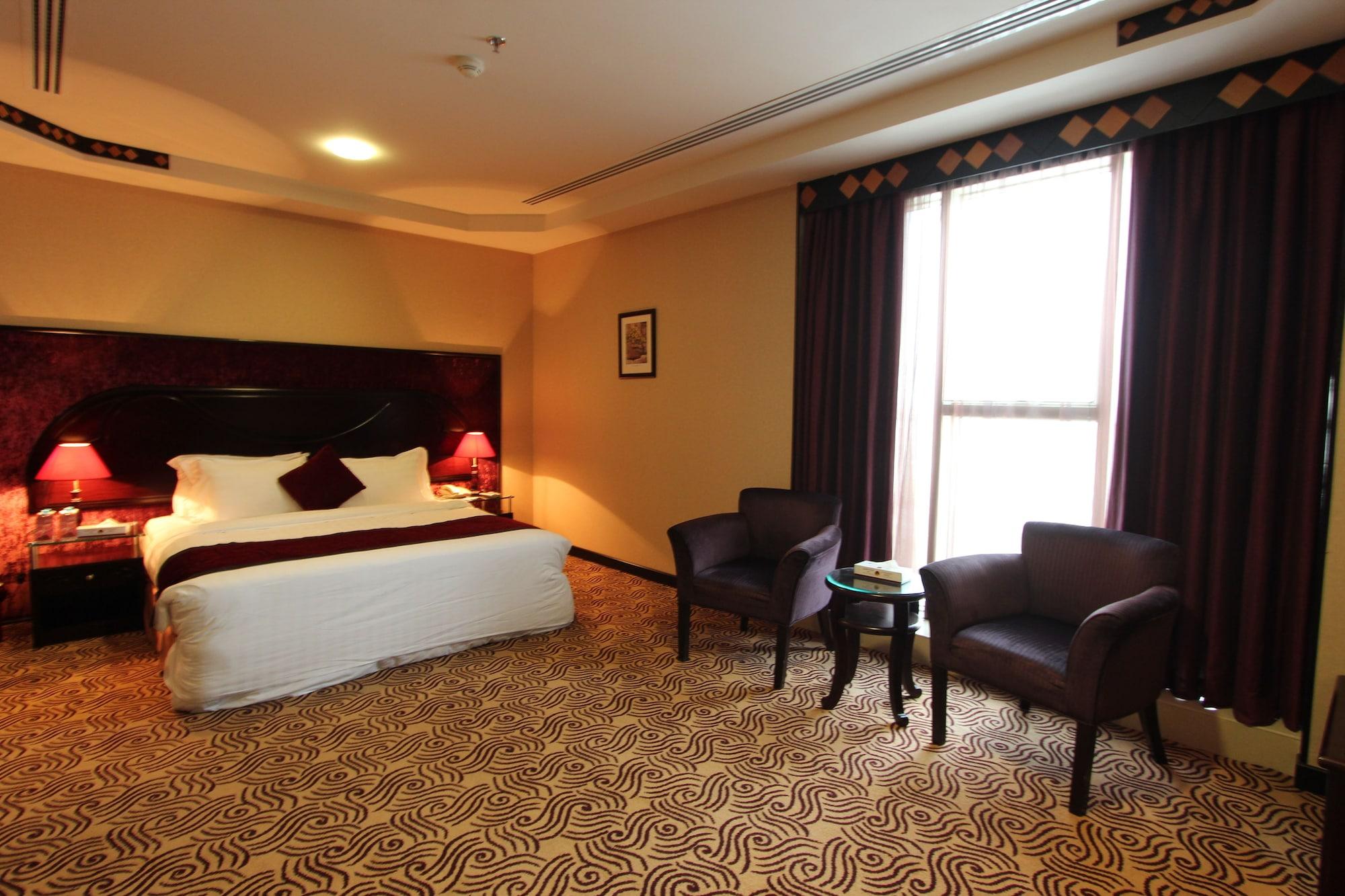 Awaliv International Hotel Ta'if Extérieur photo A room at the hotel