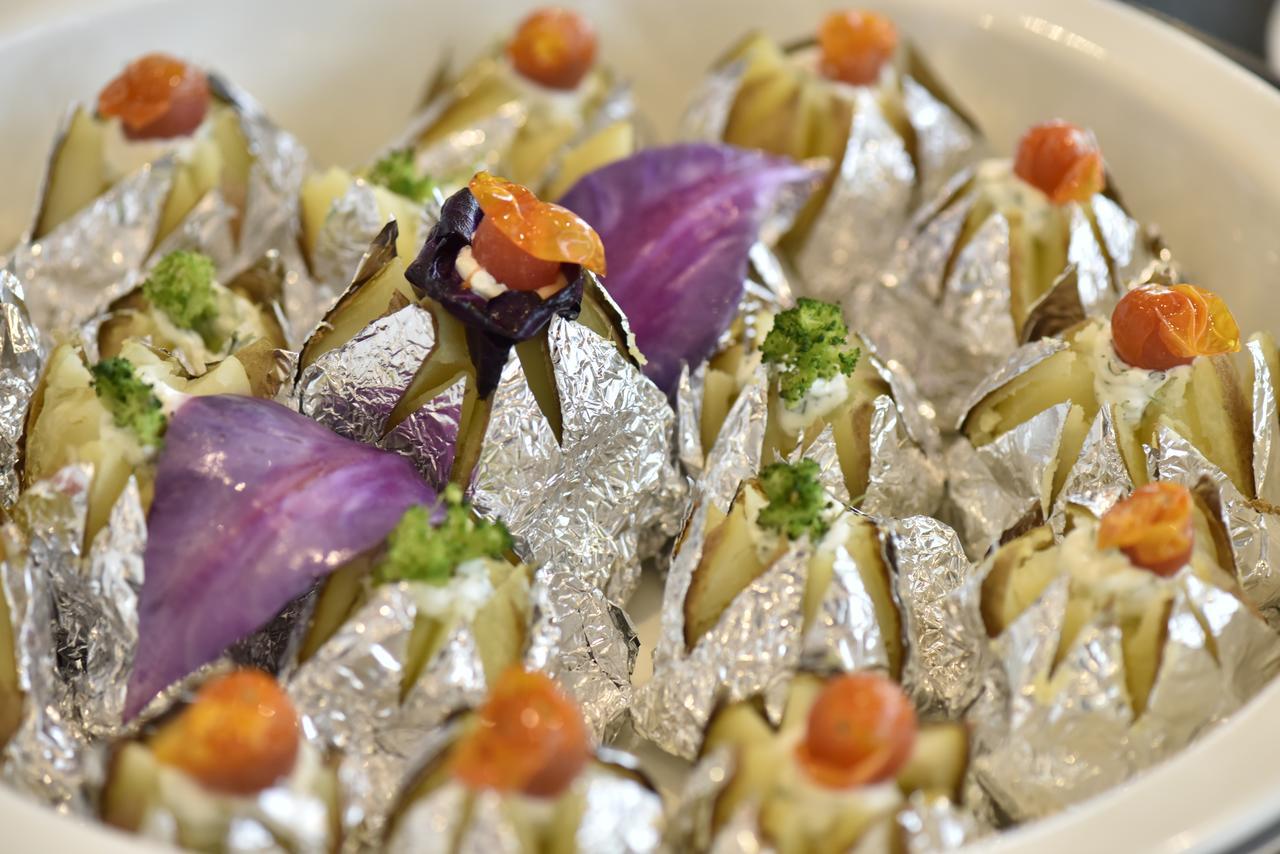 Awaliv International Hotel Ta'if Extérieur photo Indian sweets