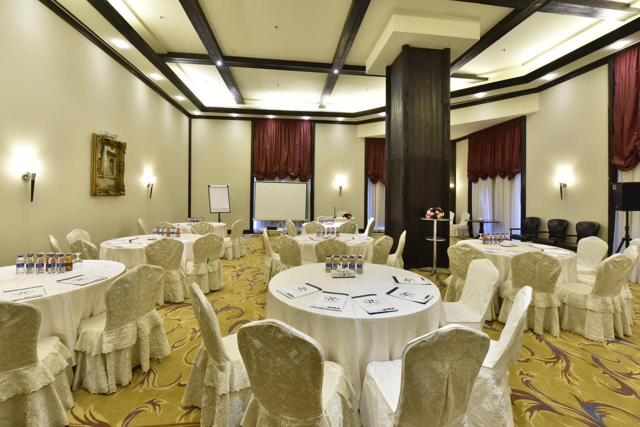 Awaliv International Hotel Ta'if Extérieur photo Meeting room