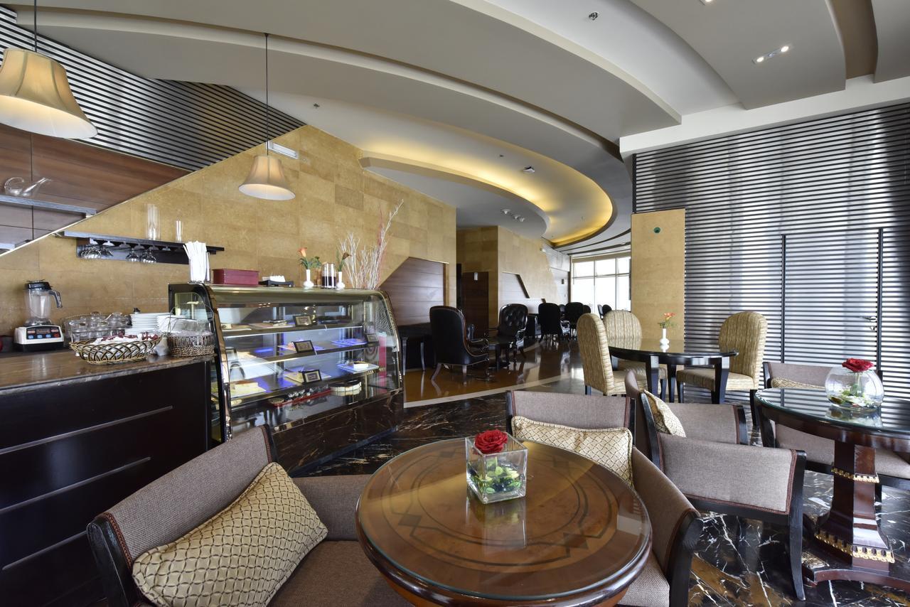 Awaliv International Hotel Ta'if Extérieur photo The lounge at the airport